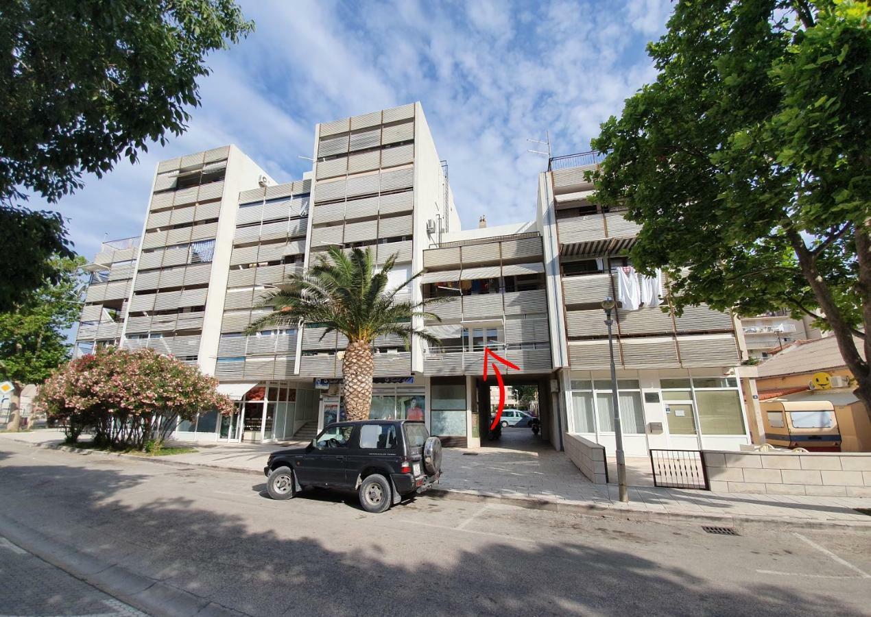 Apartment Dina Омиш Экстерьер фото